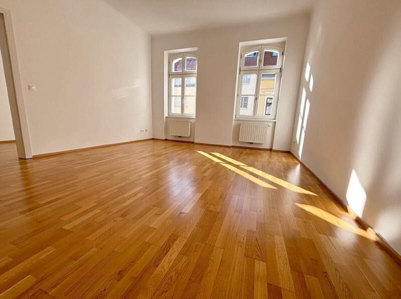Zauberhaft! Zwei Zimmer Altbauwohnung Nähe U3 Kardinal Nagel Platz