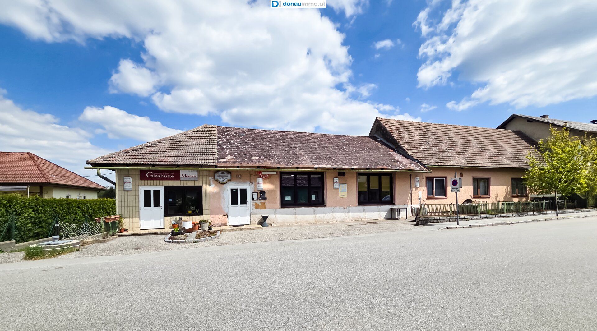 Beliebtes Gasthaus mit Wohnung und großem Baugrund sucht neue Besitzer