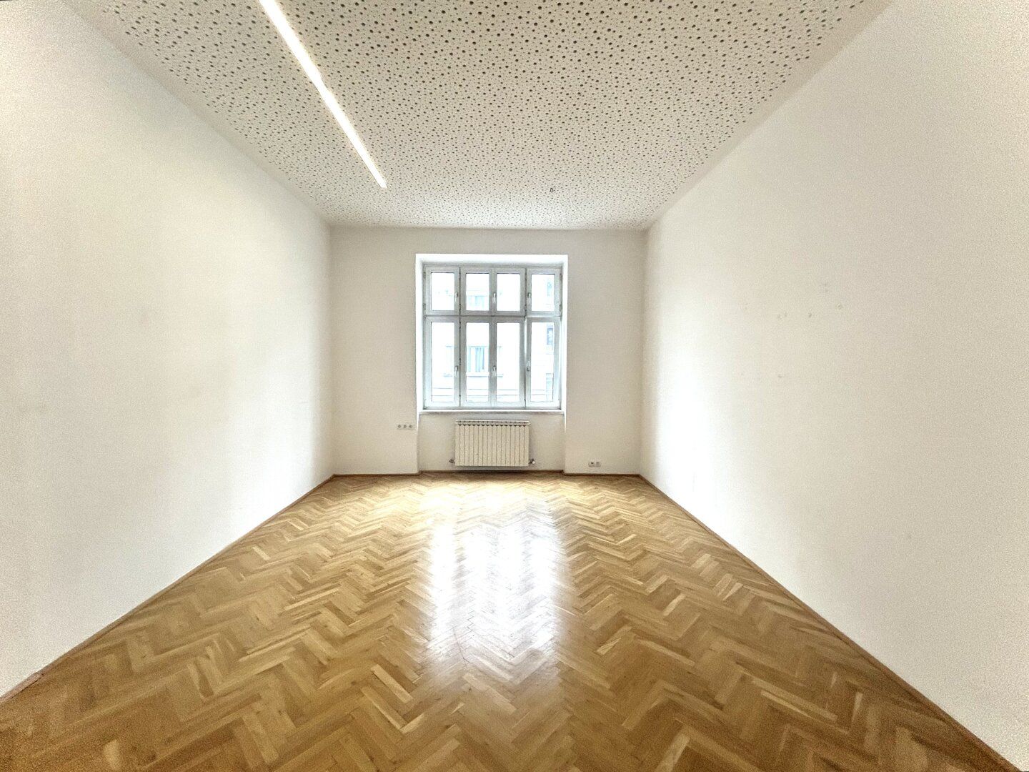 Charmante 4-Zimmer-Altbauwohnung mit Potenzial im Herzen der Landstraße - Gewerbliche Nutzung möglich! *TOP2*