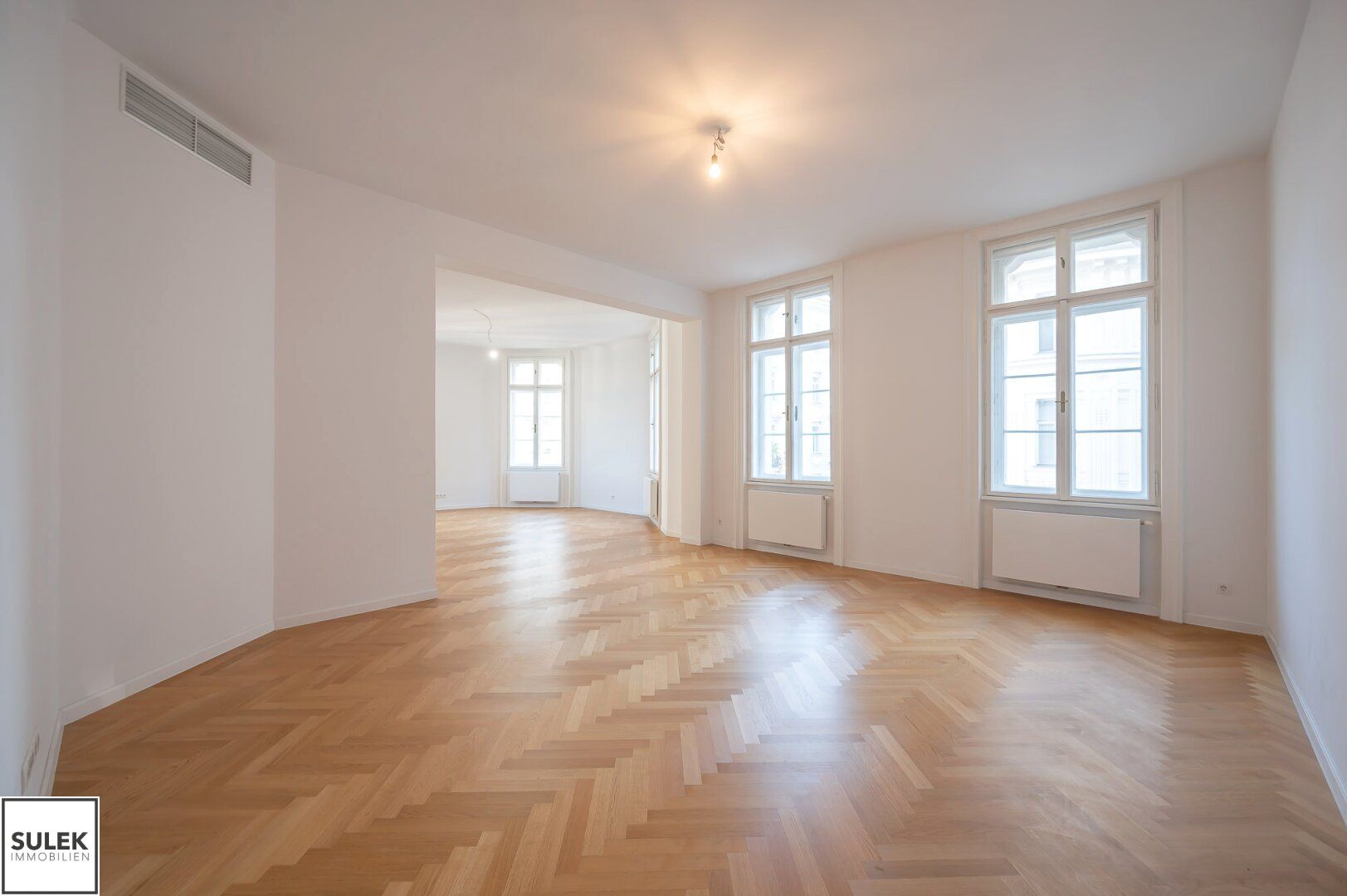 schöne, helle, gut geschnittene 5 Zimmer Wohnung mit 2 Bädern, Gäste-WC uvm. in bester Innenstadtlage
