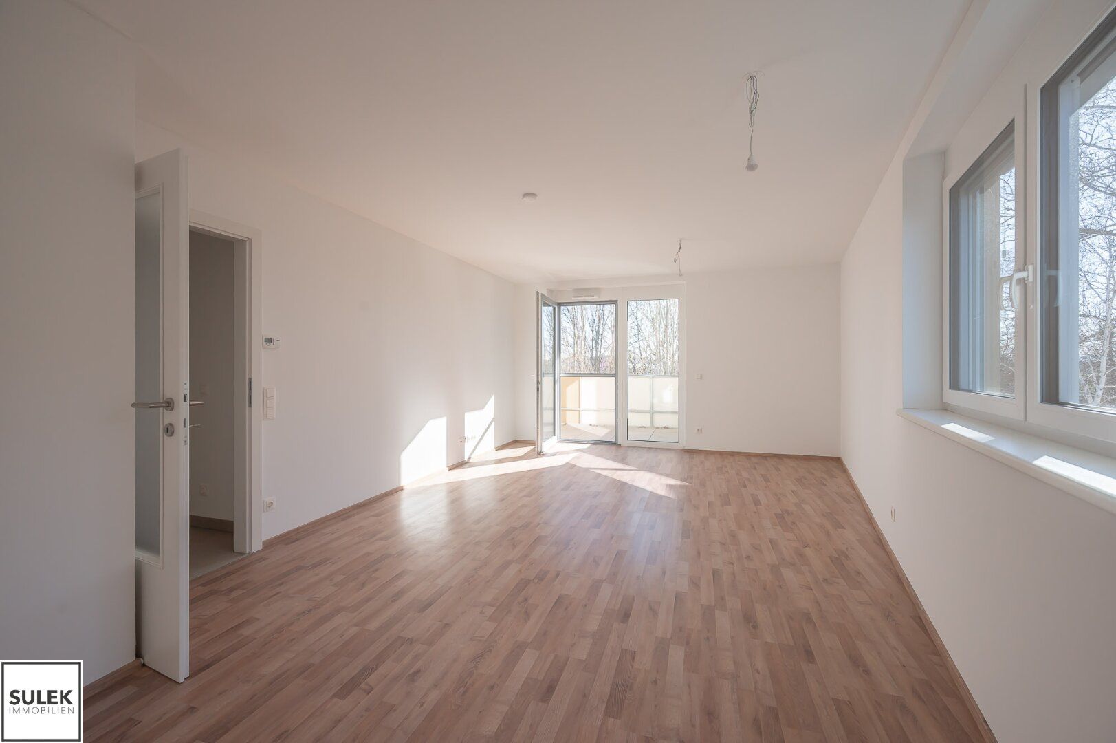 VIDEOTOUR: ab sofort freundliche, helle 3 Zimmer Erstbezugswohnung + Balkon + 2 Parkplätze mieten, später kaufen!
