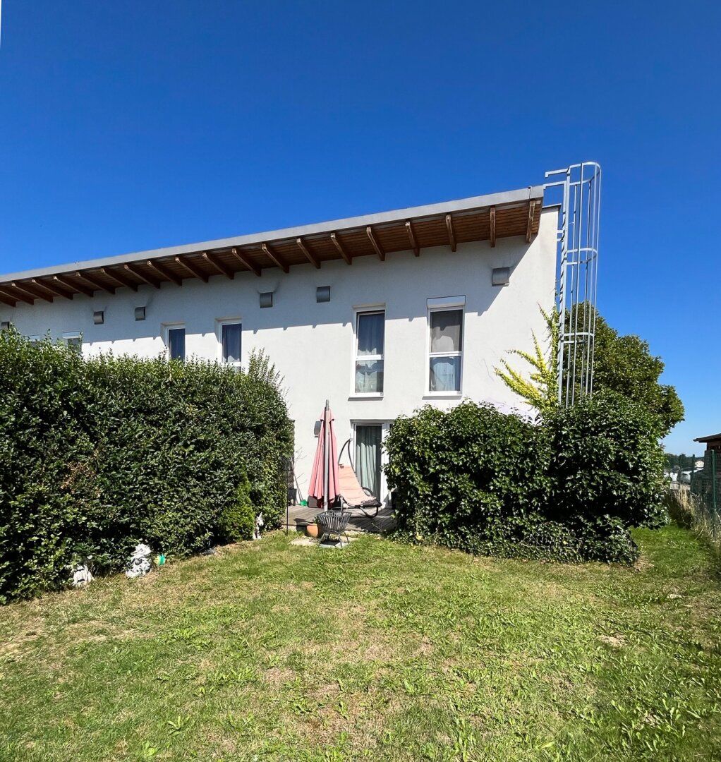 Gemütliches Reihenhaus in Geinberg: 4 Zimmer, Garten, Terrasse, 2 Stellplätze!