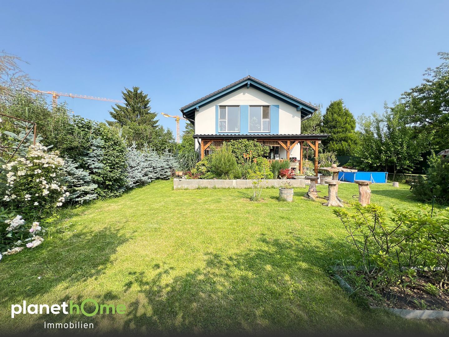 Ihr Einfamilienhaus: 5 Zimmer/ 2 Bäder/ ca. 1.500 m² Grund/ Doppelgarage/ Top Garten!