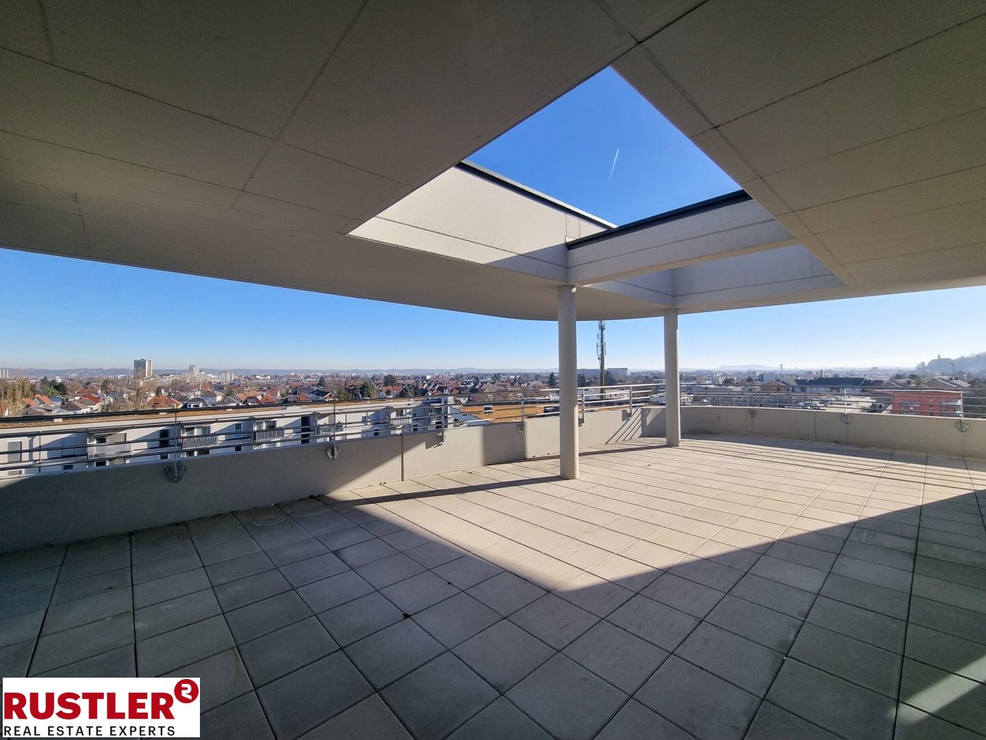 Moderne, helle 3-Zimmer-PENTHOUSE-Wohnung mit traumhafter Terrasse