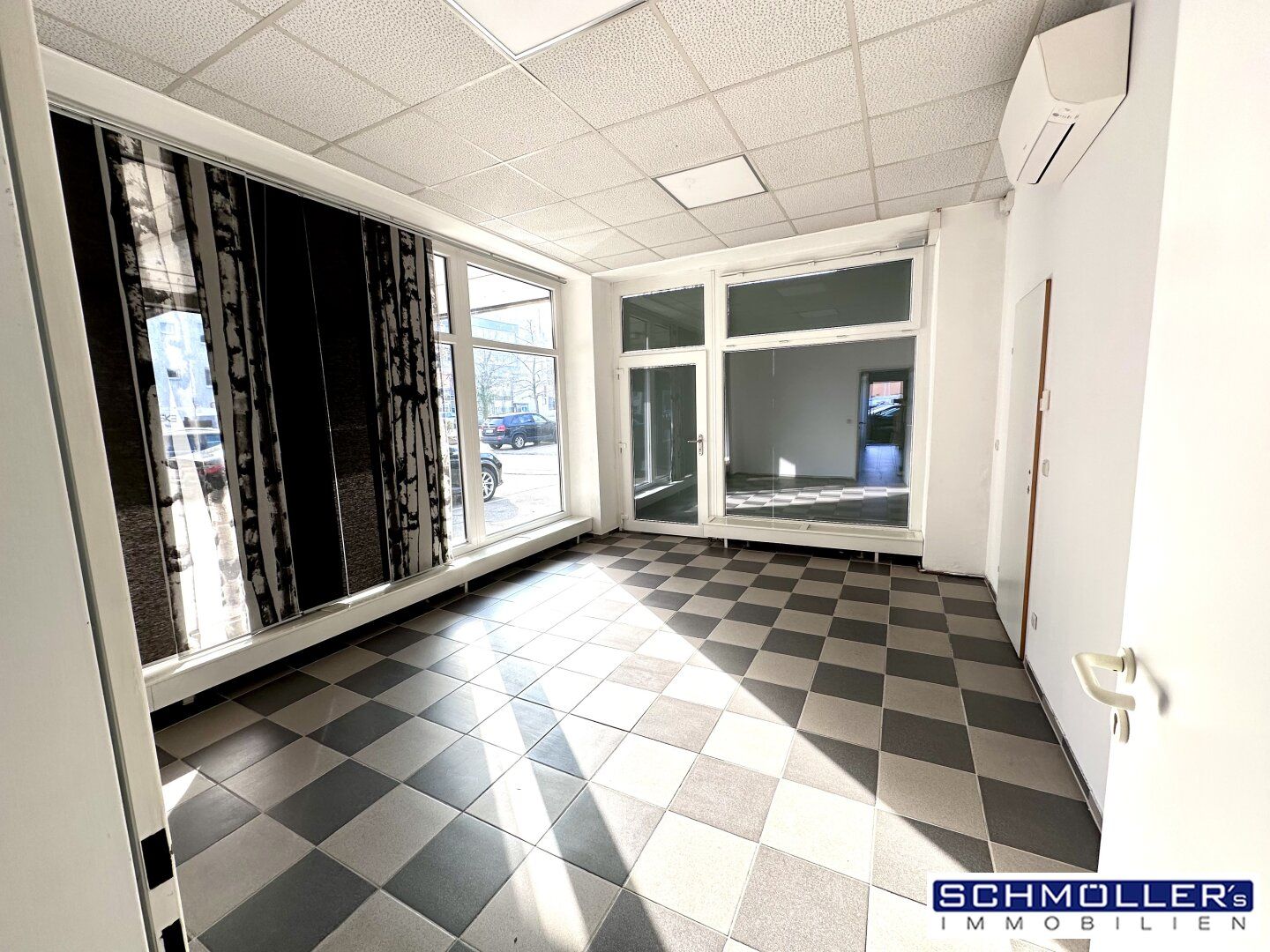 Büro/Praxis im Zentrum von Thalheim - sofort einsatzbereit!