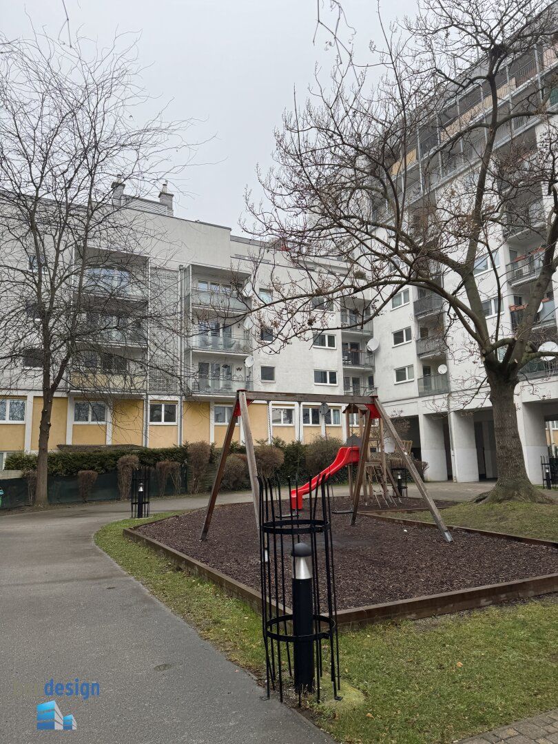 Schöne geräumige 3-Zimmer-Wohnung mit Loggia Nähe Donaukanal, U4 u U6 ! Voll möbliert - Koffer packen und einziehen !!