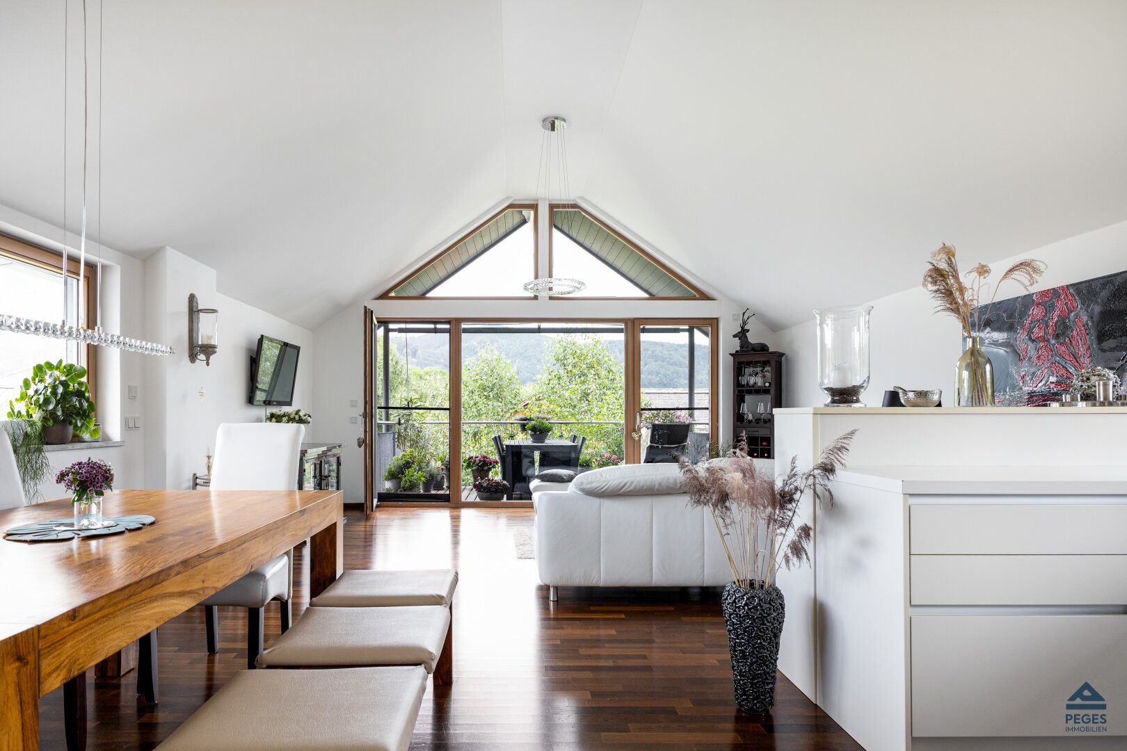 Sonne und See erleben: geräumige 3-Zimmer-Dachgeschoß-Wohnung in Zell am Moos - dzt. vermietet