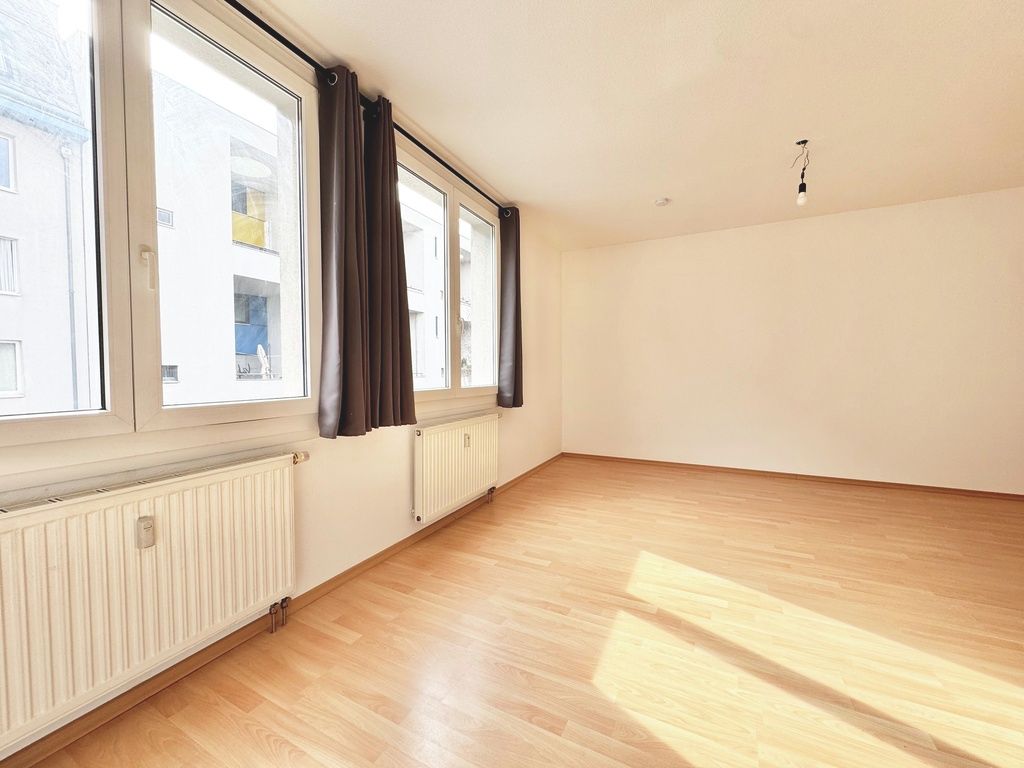 TOPLAGE - NÄHE DONAUZENTRUM | HELLE SINGLE-WOHNUNG | U-BAHN-NÄHE