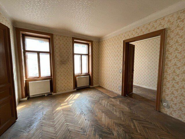 Sanierungsbedürftige 3-Zimmer-Altbauwohnung in 1140 Wien - großes Potenzial!