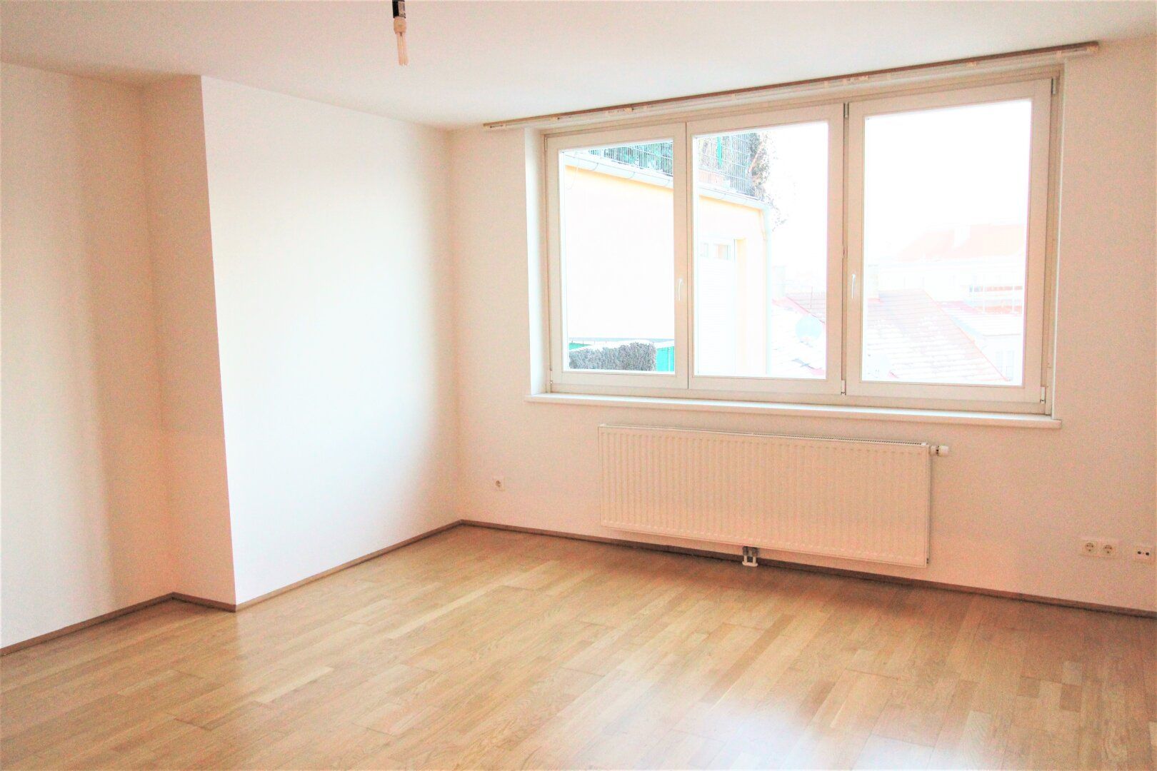 HELLE 1-ZIMMER-WOHNUNG BEIM GELLERTPLATZ!