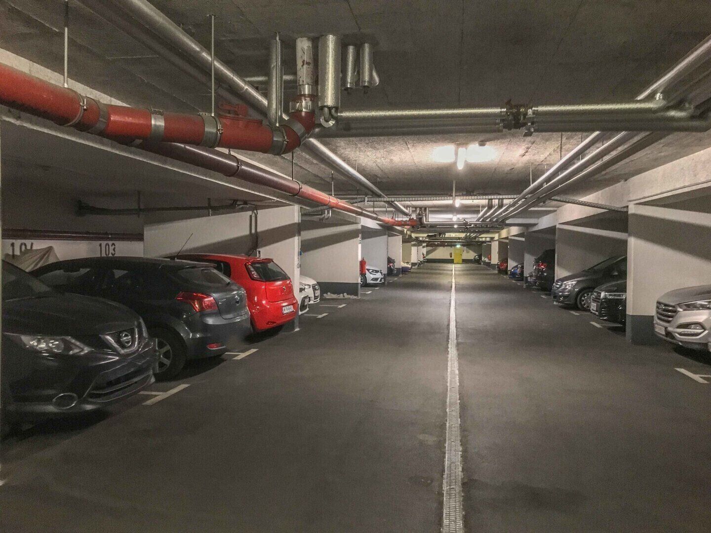 PROVISIONSFREI VOM EIGENTÜMER! TIEFGARAGENPLATZ NÄHE U6 PERFEKTASTRASSE - STIPCAKGASSE 18-22!