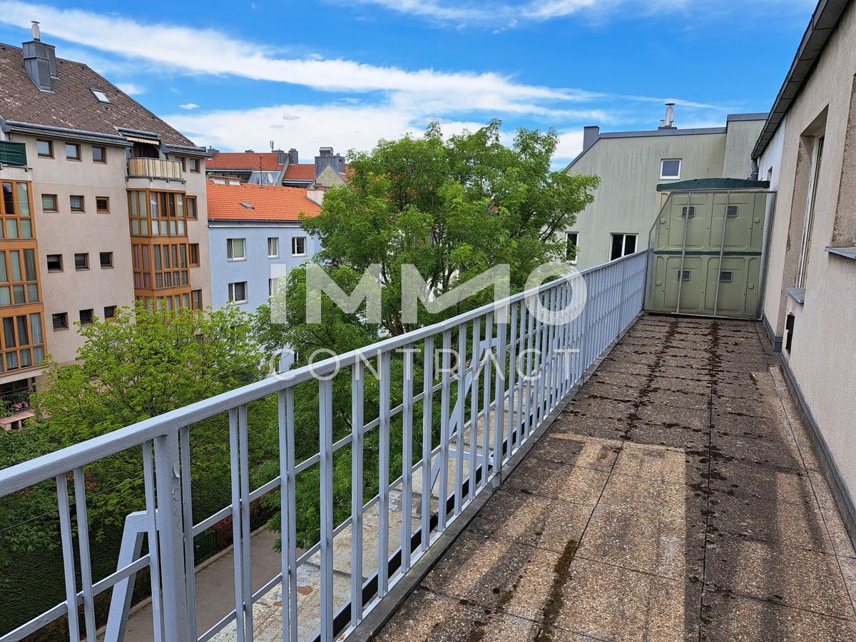 SANIERUNGSHIT IN TOPLAGE! Dachgeschoss Terrassenwohnung  in 1140 Wien !