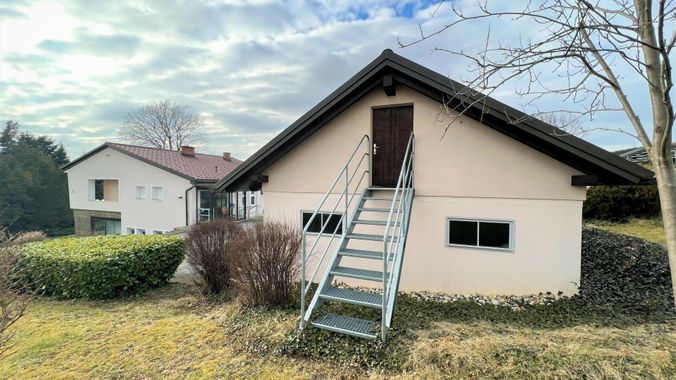 Garage mit Dachboden