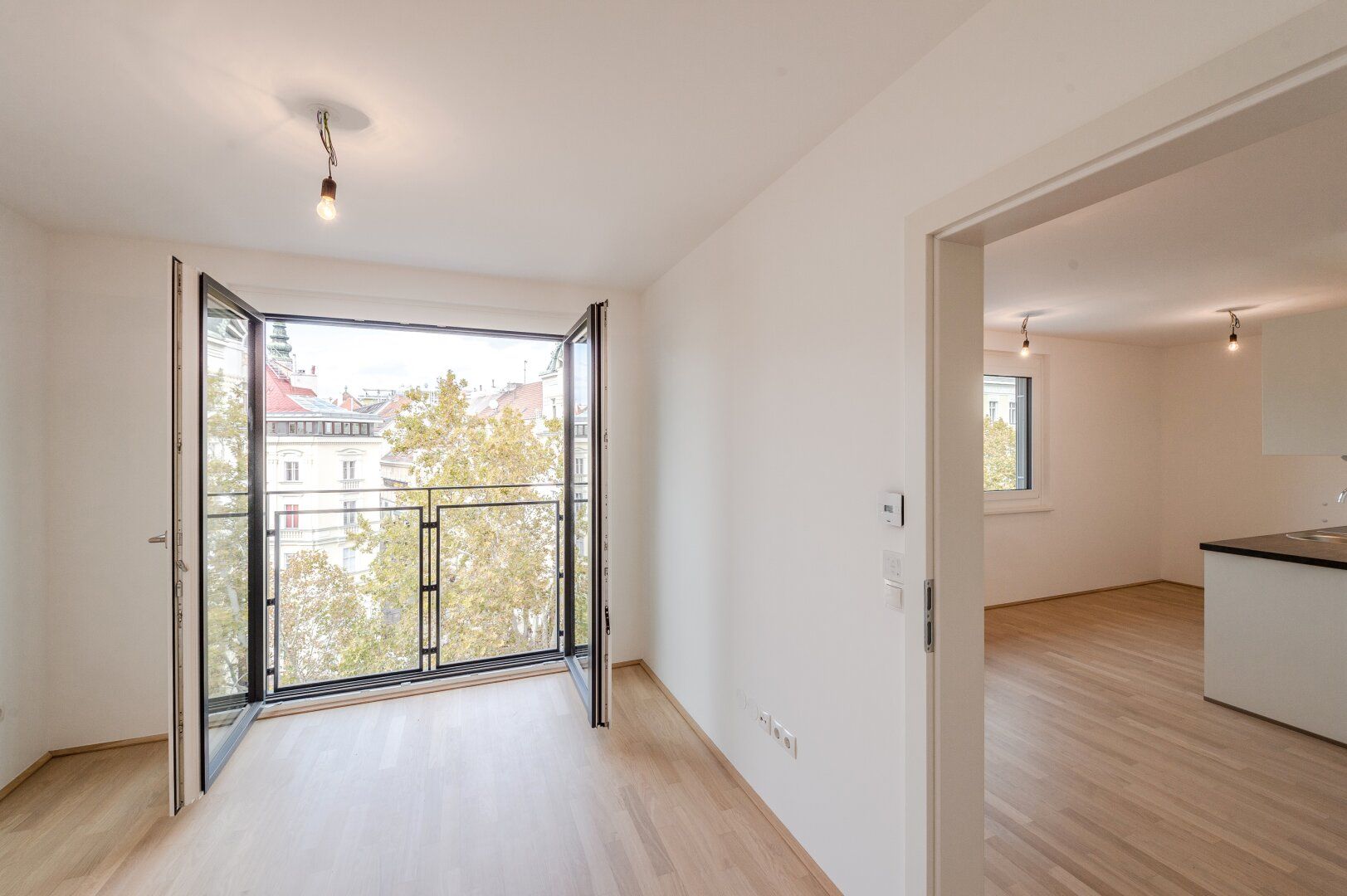 Six in the City: BESTLAGE gleich beim Haus des Meeres, TOP ausgestatteter 2-Zimmer NEUBAU-ZWEITBEZUG!