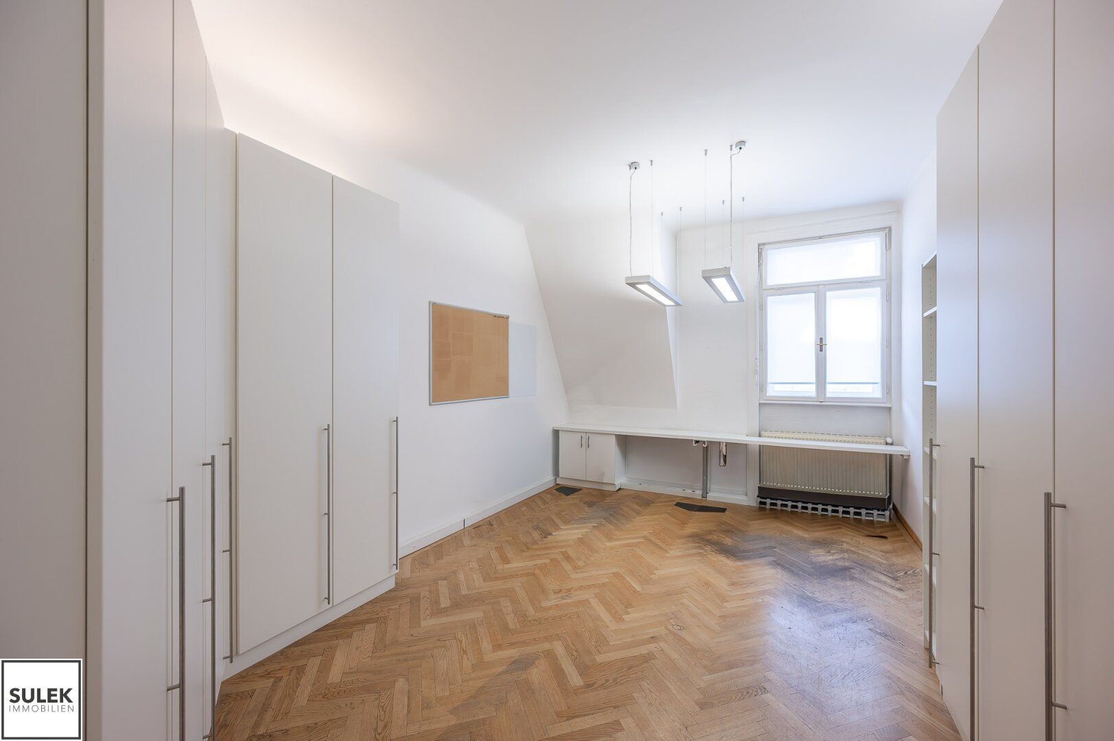 Rotenturmstraße: Repräsentative Altbau-Büroetage (415 m²) mit 14 Räumen & Klimaanlage nahe Stephansplatz - Mehr