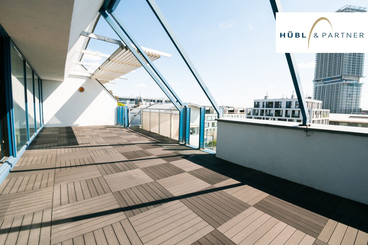 TERRASSENTRAUM | 4-Zimmer-Wohnung mit Skyline-Blick & Wellnessbereich