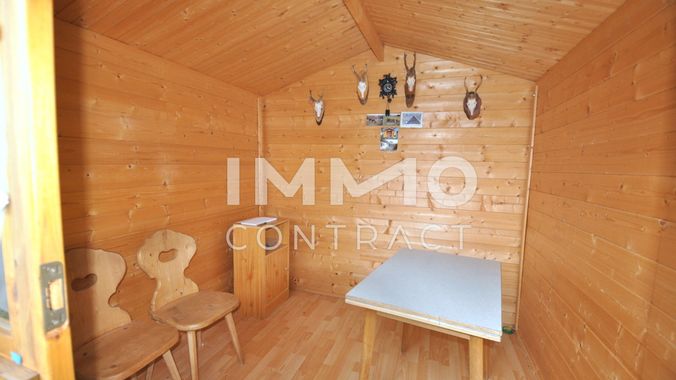 Inneres der Gartenhütte