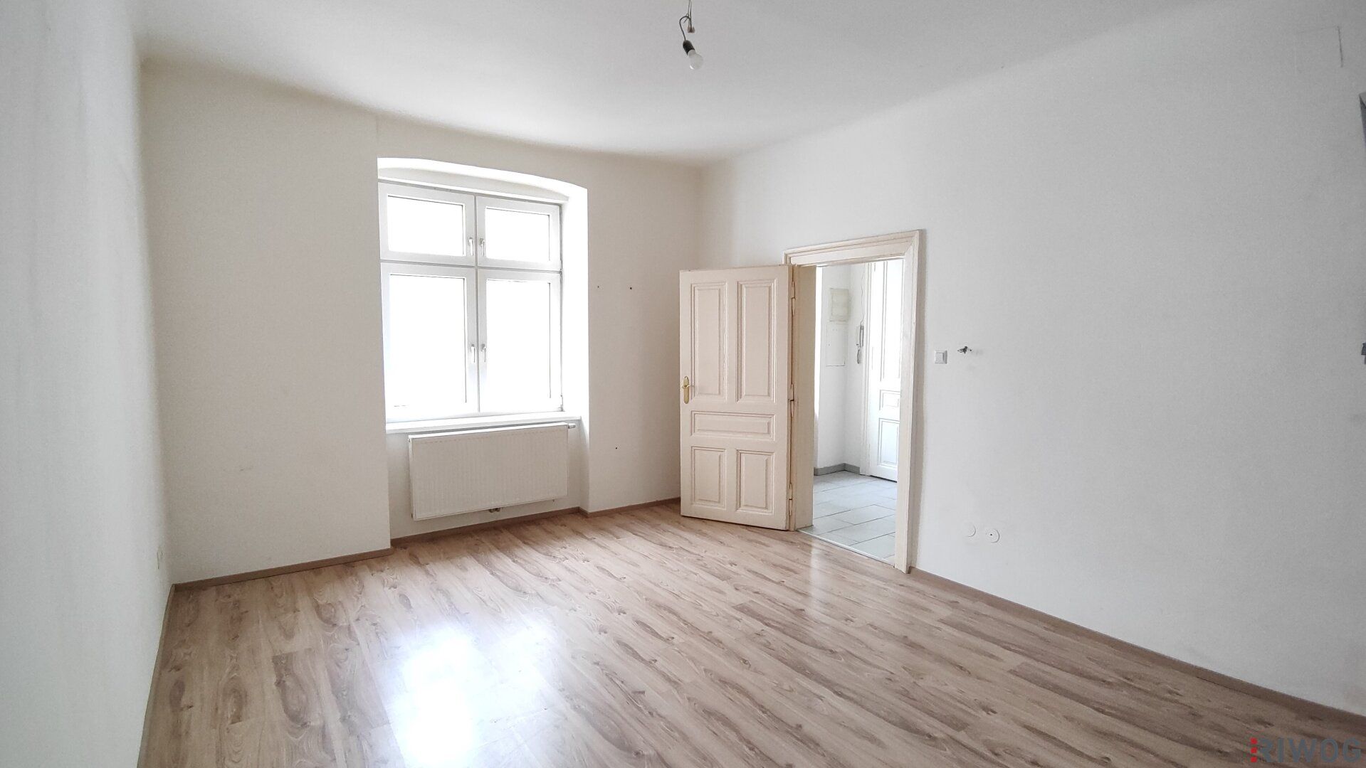 SELBST SANIEREN UND TRAUMHAFT WOHNEN // GROSSE 3 ZIMMER ALTBAUWOHNUNG // NÄHE LEIPZIGER PLATZ - U6 JÄGERSTRASSE //