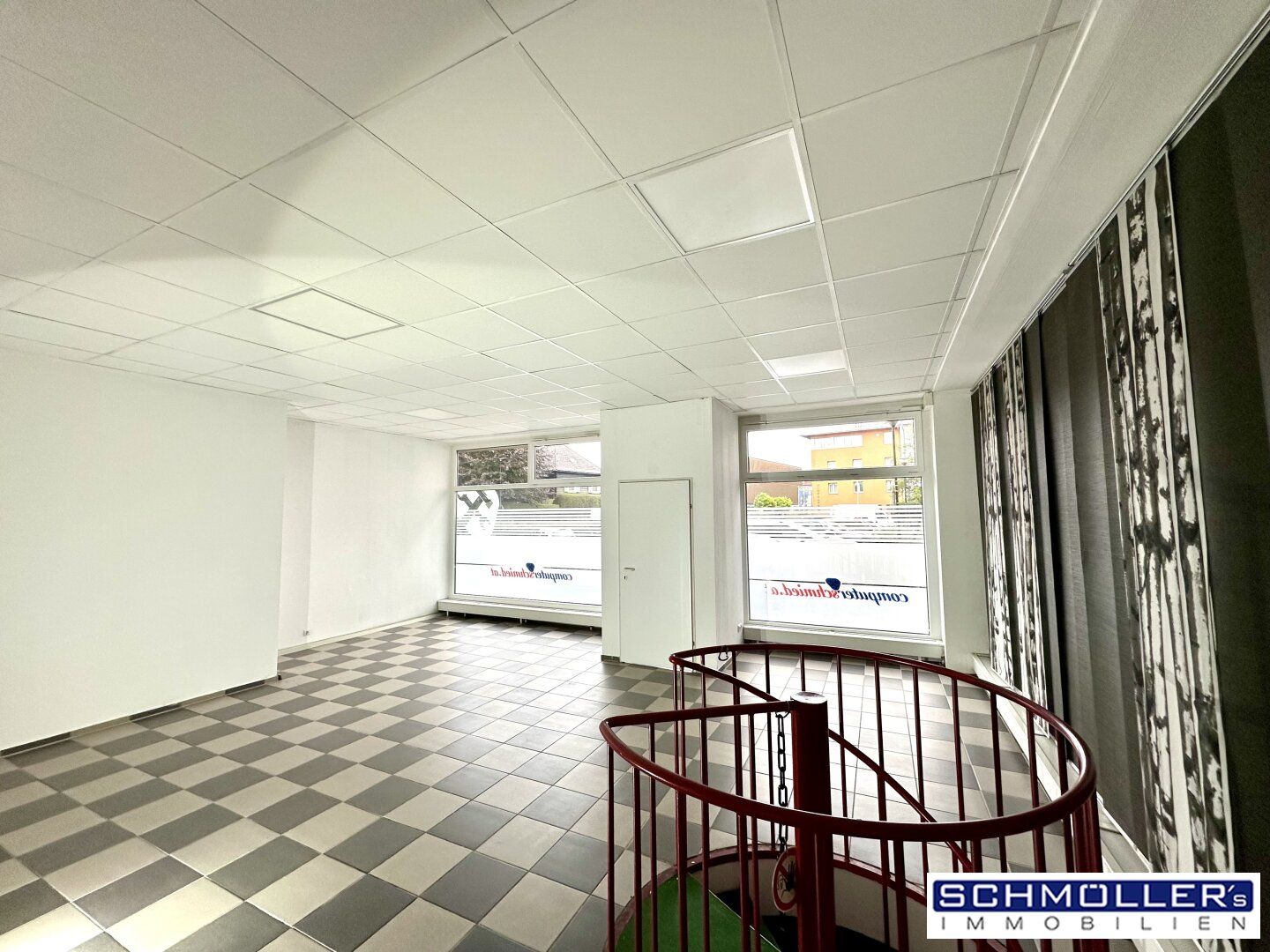 Büro/Praxis im Zentrum von Thalheim - sofort einsatzbereit! - Mehr