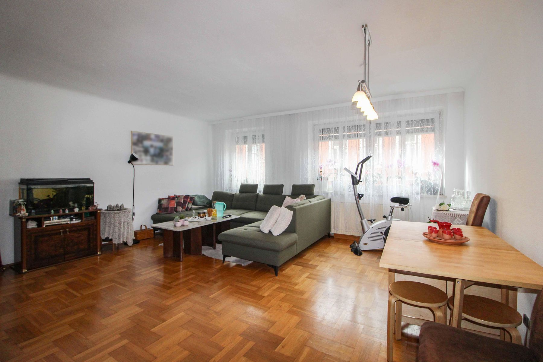 Behaglichkeit pur: 3-Zi.-Etagenwohnung mit Garagenplatz