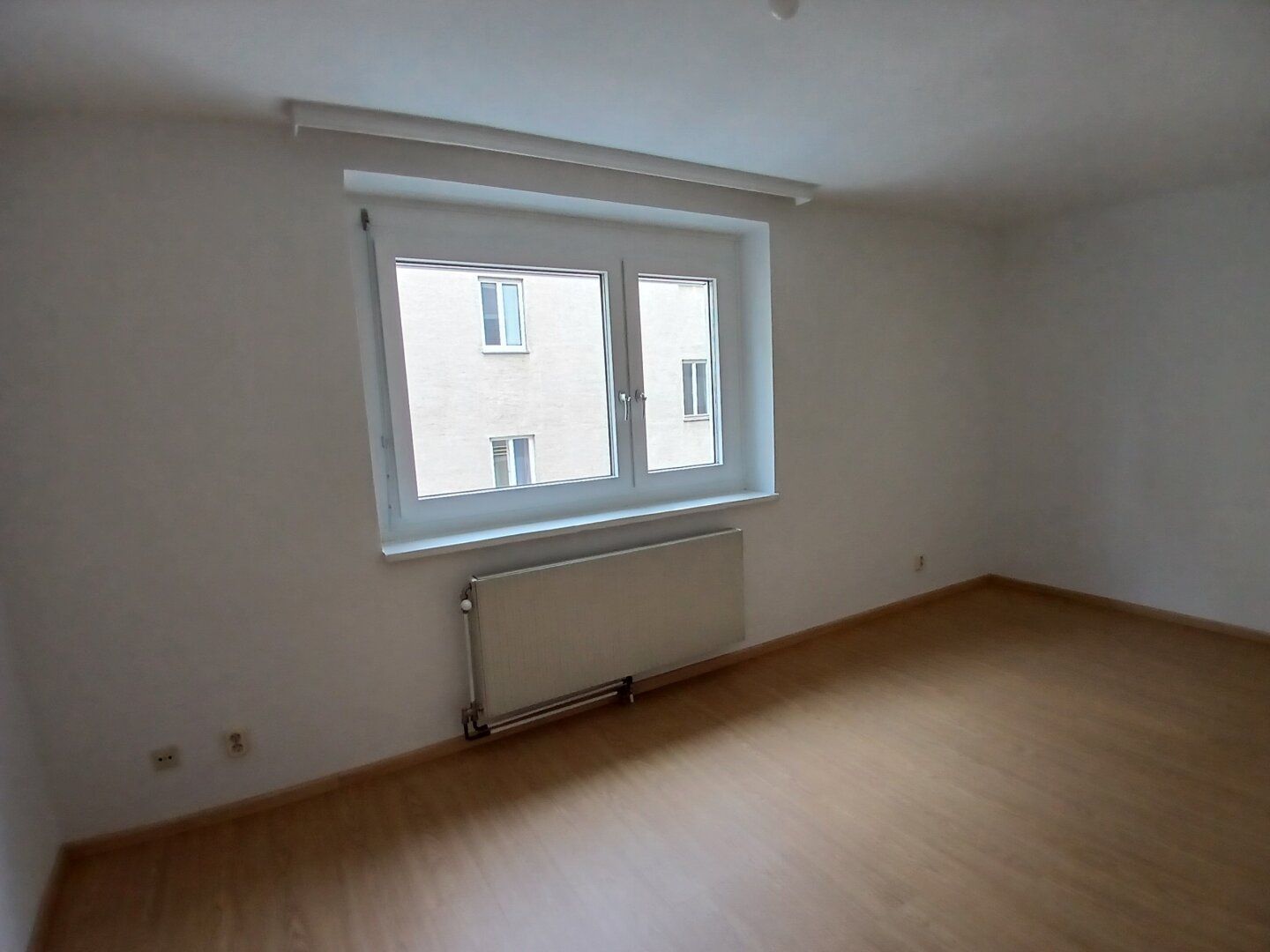 Ruhige Wohnung, 2 Min. zur U3, 629,57€ inkl. Heizung u. Warmwasser, unbefristet