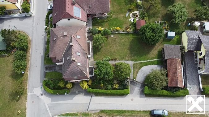 Luftaufnahme Haus mit Garten