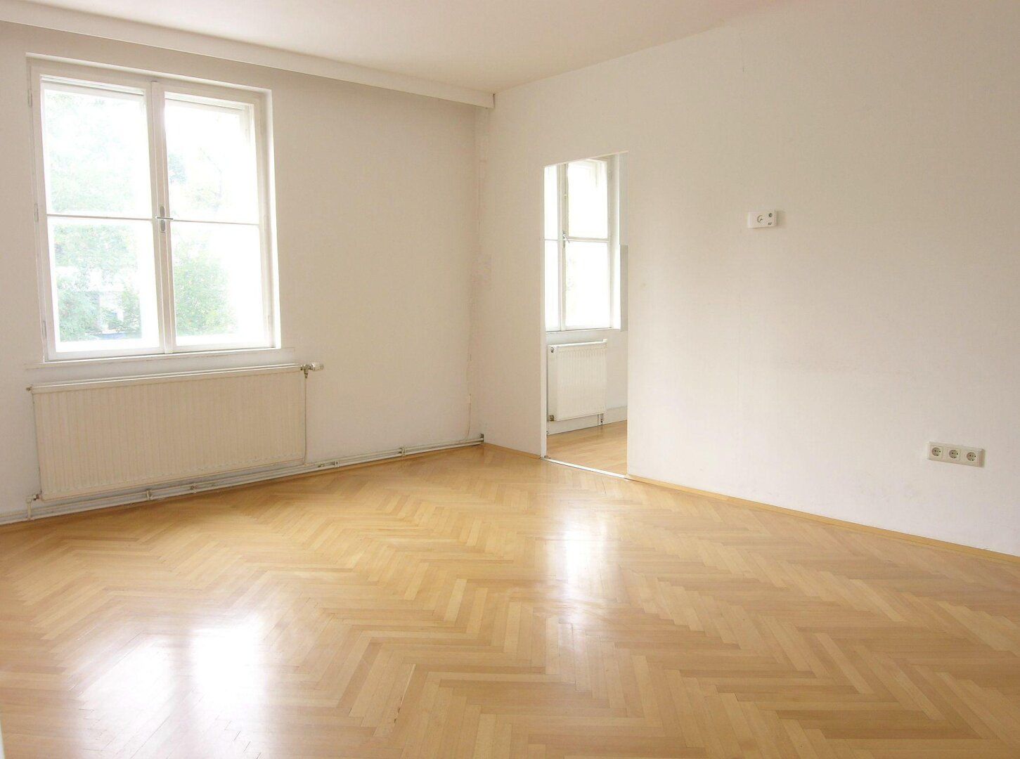 ! NETTE, HELLE 3 ZIMMER HAUPTMIETE NÄHE S-BAHN SIEMENSSTRASSE