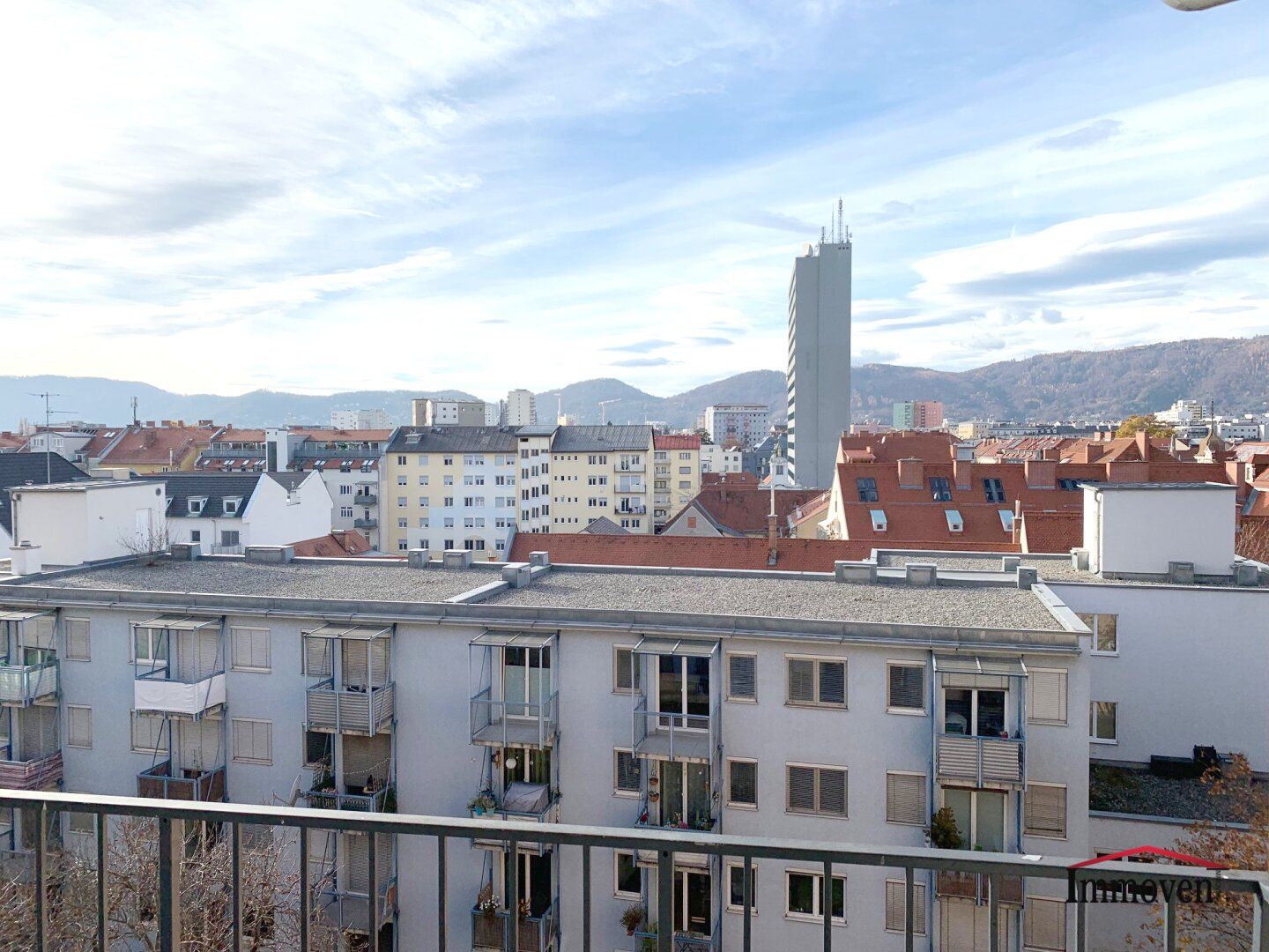 UNBEFRISTET - Helle 2-Zimmerwohnung mit Balkon!