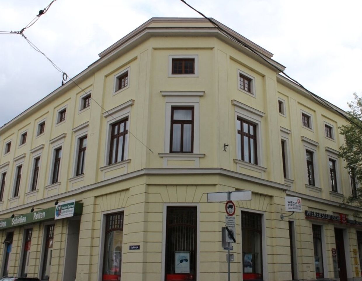 Repräsentative Altbauwohnung (oder Kanzlei) in Bahnhofsnähe!