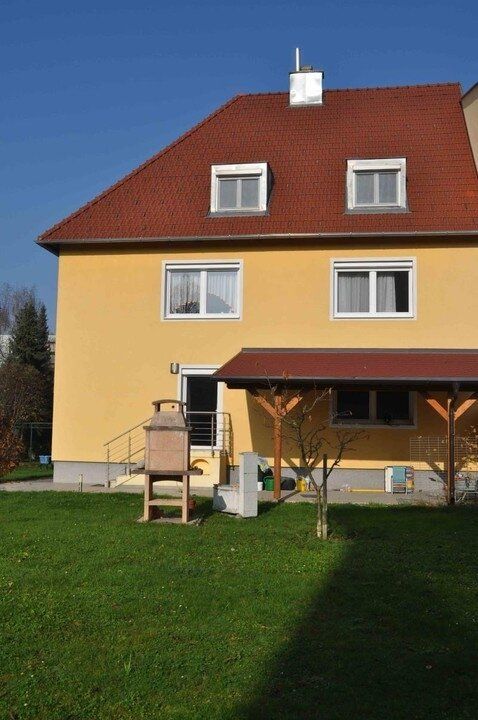 Gemütliche Dreizimmerwohnung im Dachgeschoß - provisionsfrei mit Privatgarten - ab August