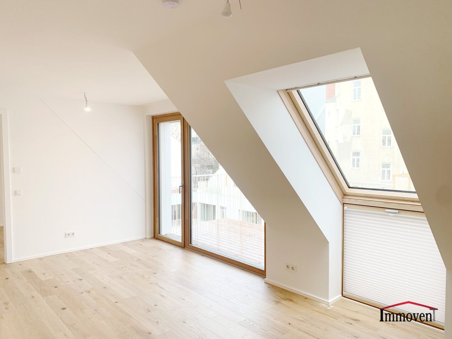 Sofort beziehbar / sehr guter Grundriss / 2 Zimmer mit Balkon!