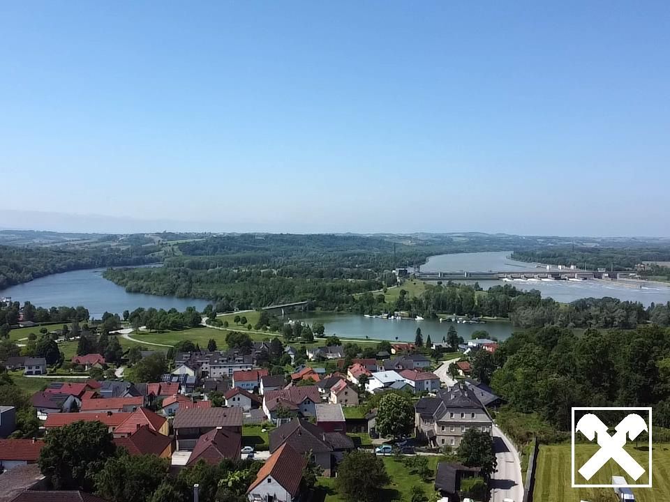 Wohnhausanlage mit SIEBEN Wohn- und einer Arztpraxis inmitten von Wallsee! - Mehr
