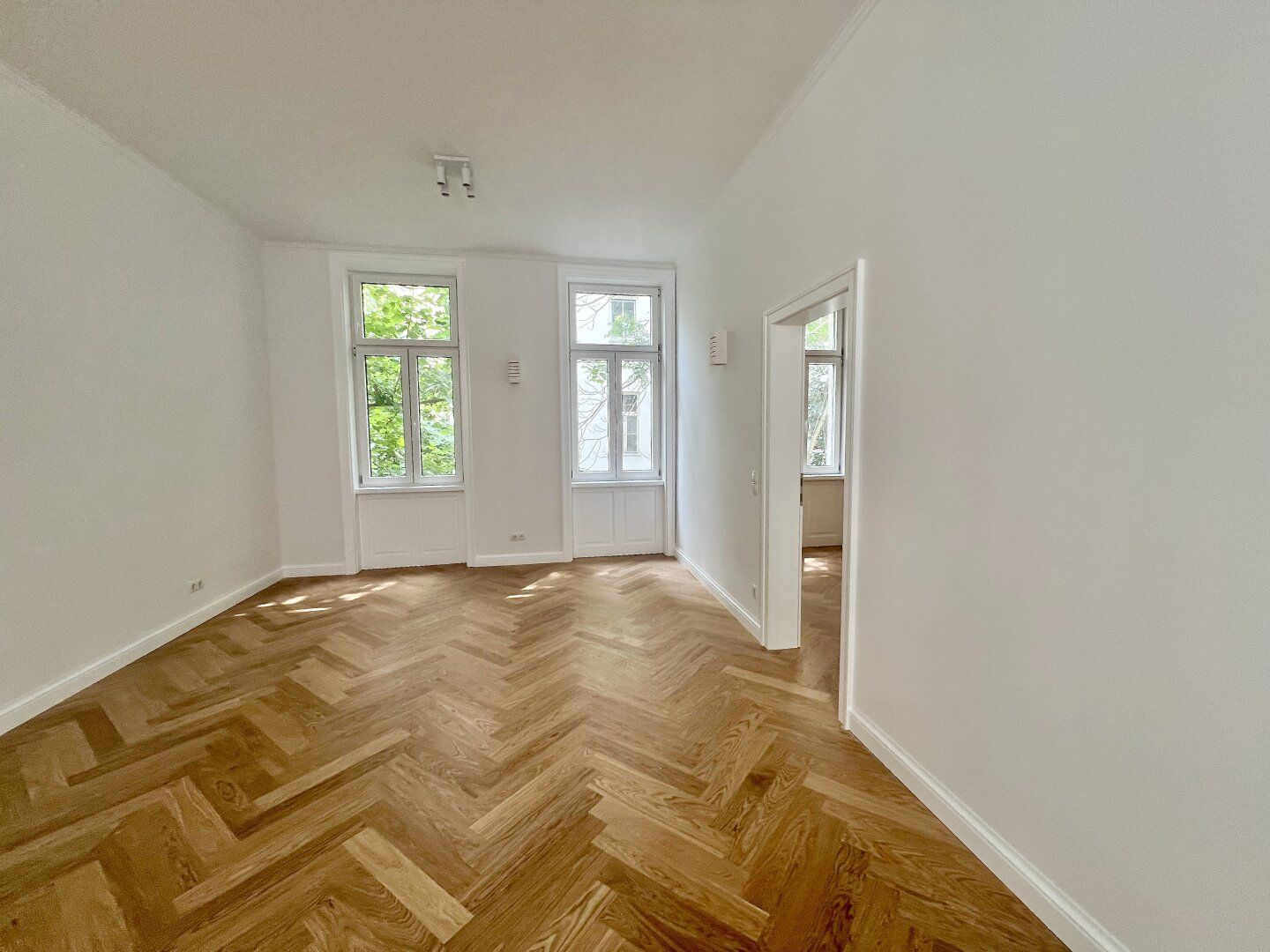 Max-Winter-Platz 18 - Stilaltbau mit einzigartigem Parkblick