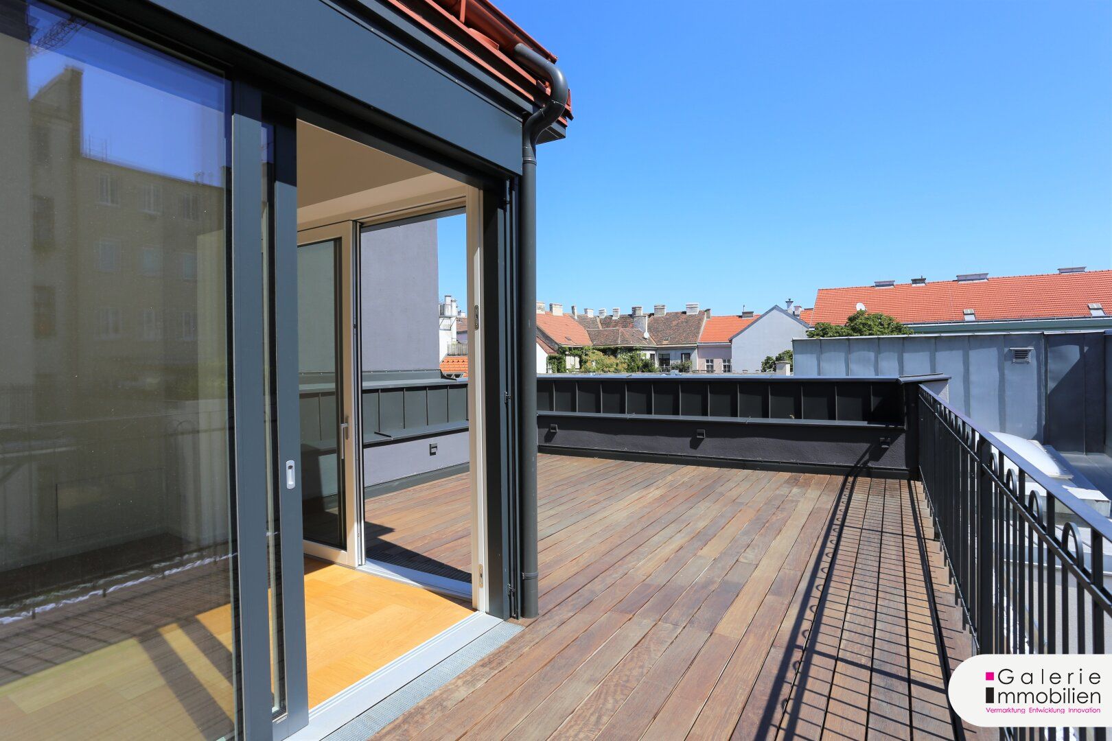 Außergewöhnliche DG-Wohnung mit großen Terrassen und Balkon - zentral begehbar - Nähe Naschmarkt/U4 - Aanzicht 6