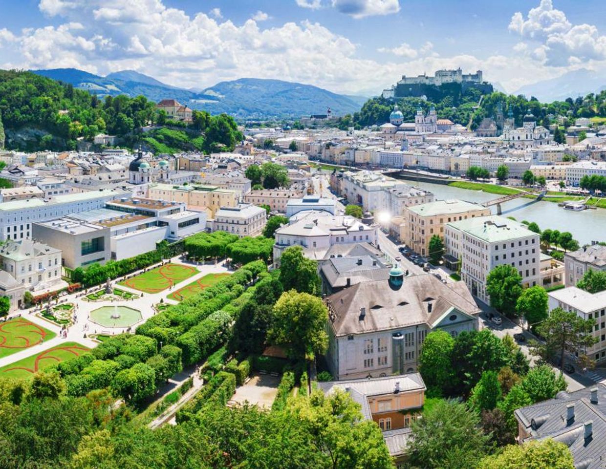 Salzburg-Aigen: Mehrfamilienhaus mit viel Potential in begehrter Lage