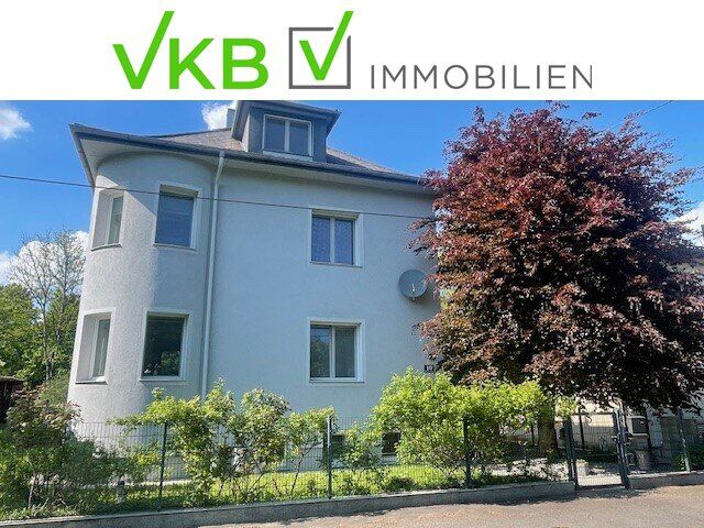 Grüne Idylle mit Straßenstille