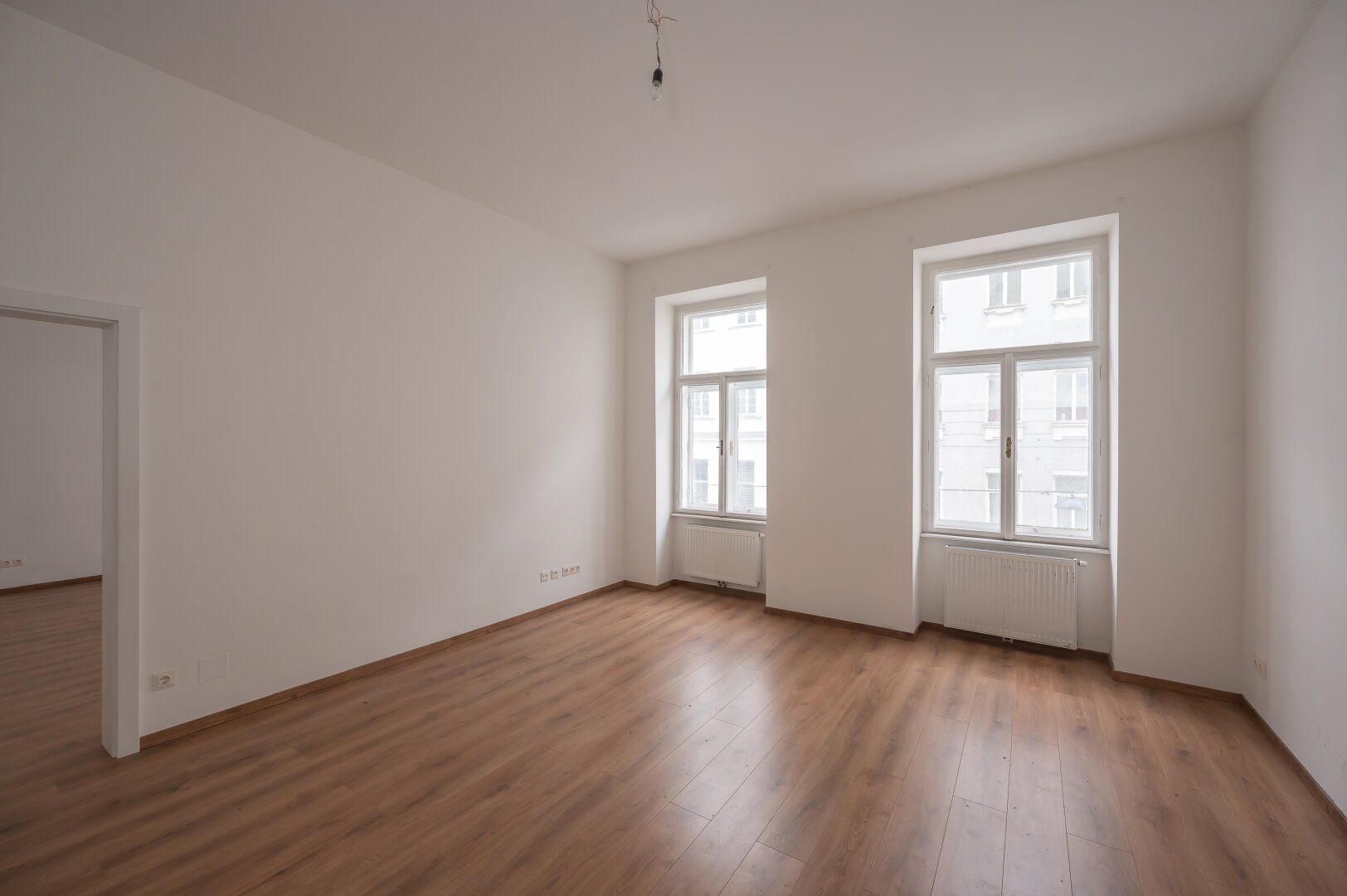 ++NEU++ Sanierte 2-Zimmer Altbau-Wohnung in toller Lage!