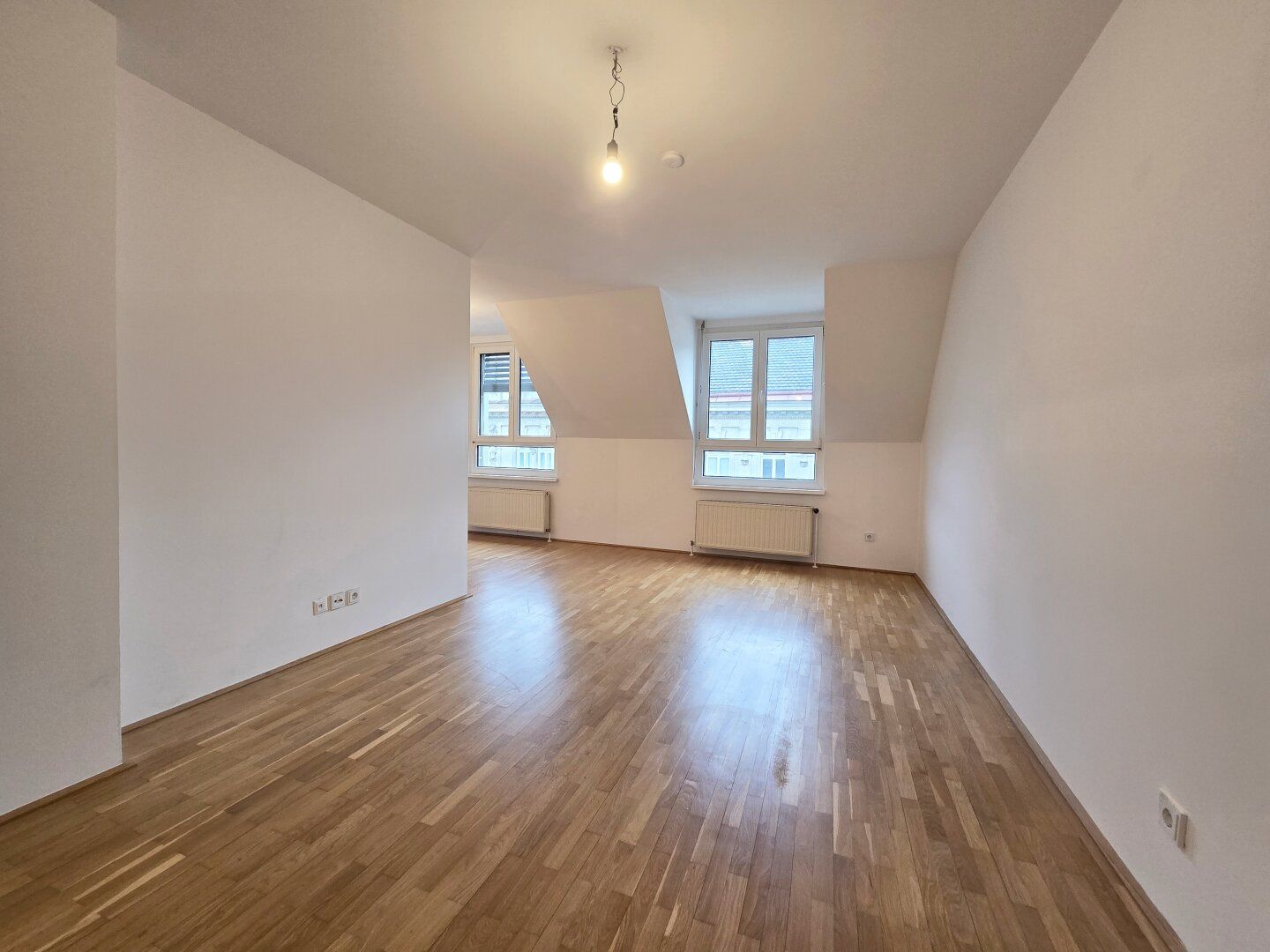 WOHNEN MITTEN IM VIERTEN - Urbane Lebensqualität in Zentrumsnähe - Großzügige Maisonette-Wohnung - Moderne Ausstattung