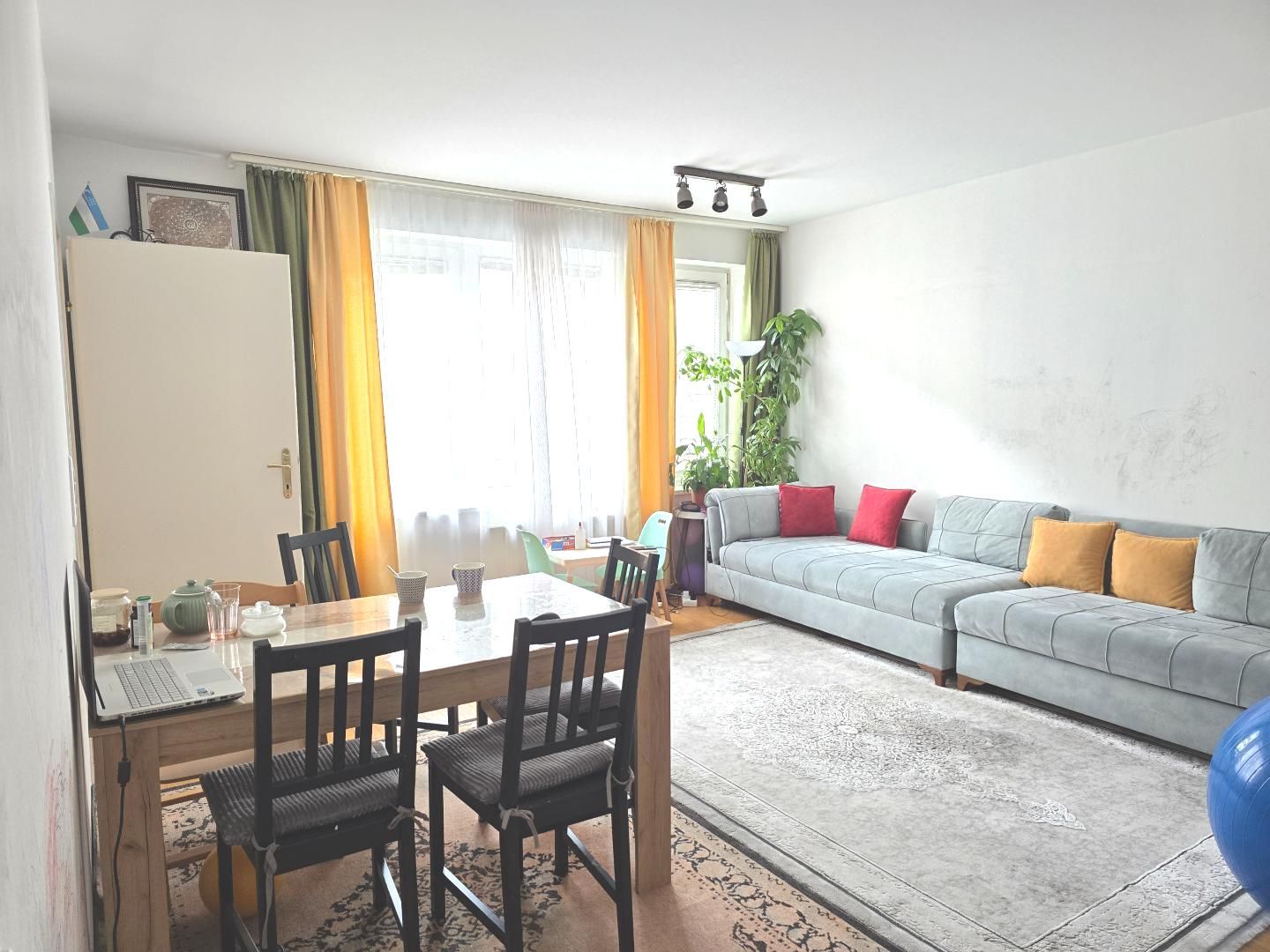 Entzückende Neubauwohnung mit Garage und mit toller Ausstattung in idealer Lage
