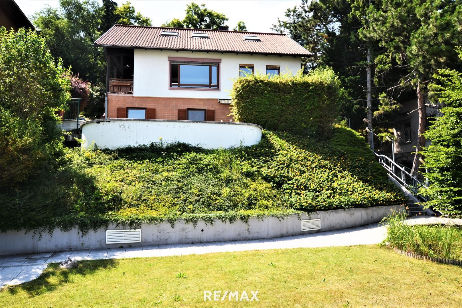 Viel Potential zur Verwirklichung Ihrer Wohnträume! Ihr Einfamilienhaus mit Panorama-Ausblick und Pool