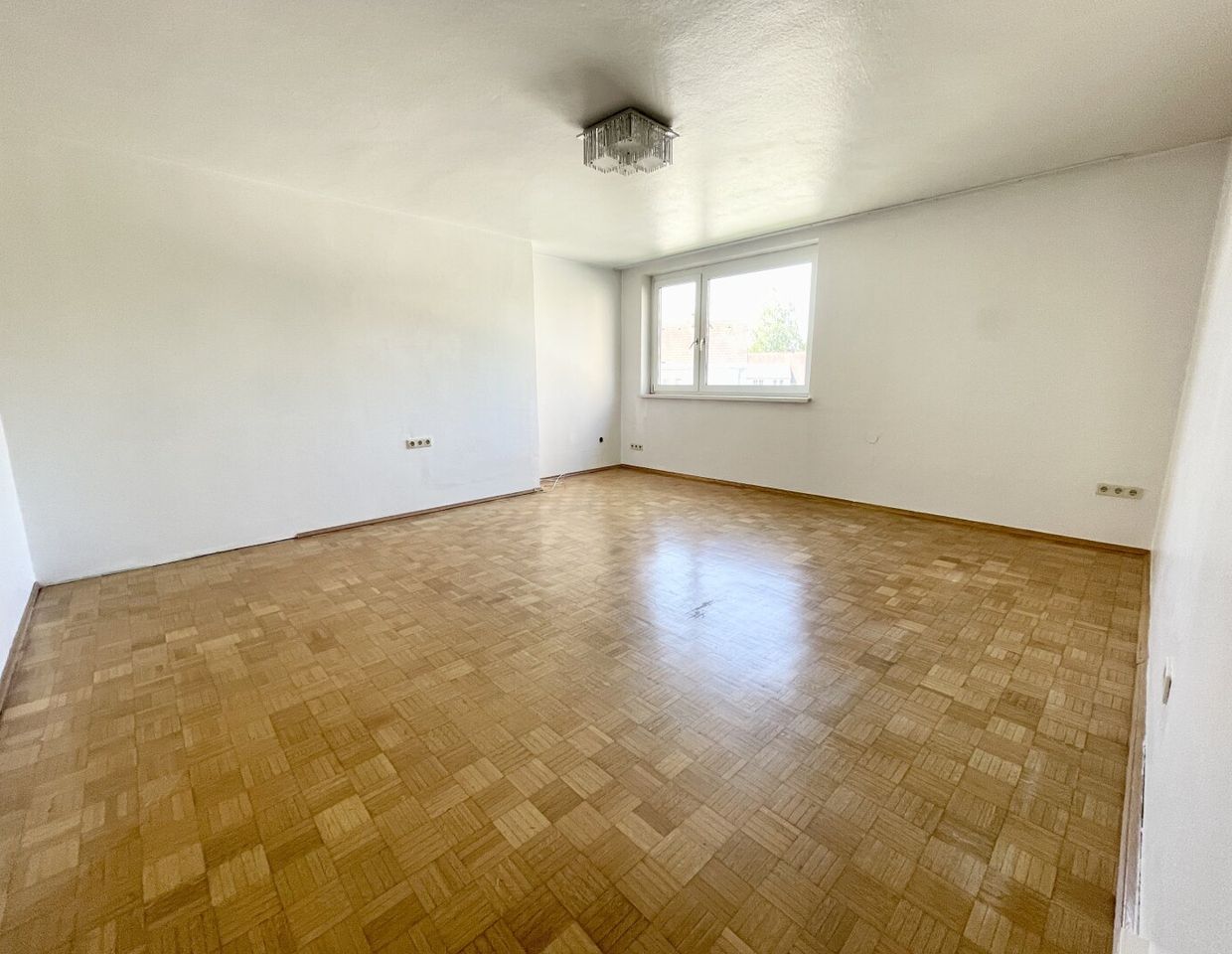 nähe Murauen, große Familienwohnung in zentraler Lage mit Balkon und Parkplatz