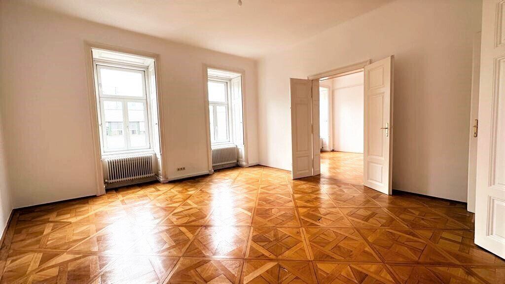repräsentative 4er WG in Alt-Etage - direkt hinter der Urania gelegen!