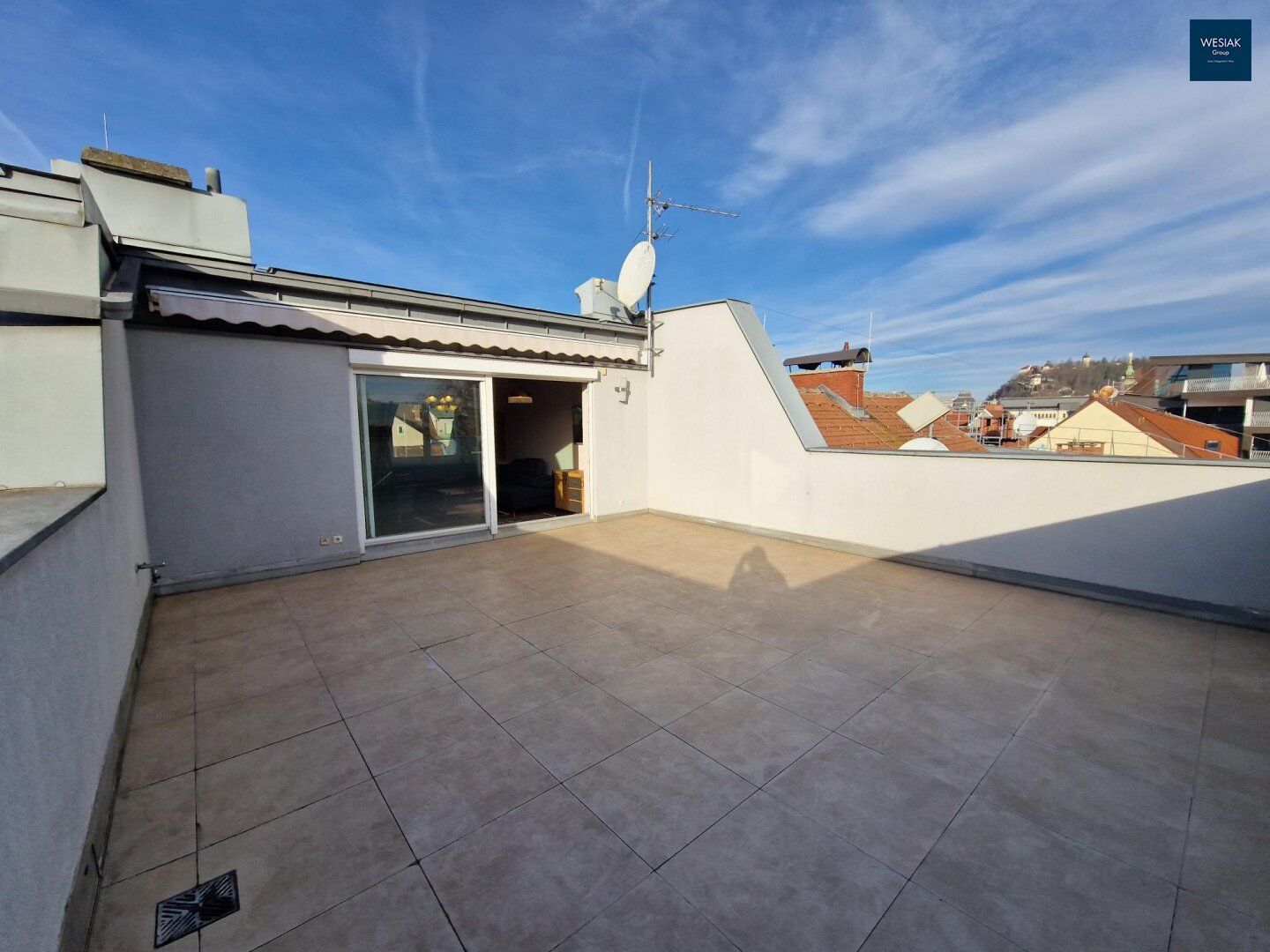 Jakoministraße 17/10 - Sonnige Maisonette mit einer großzügigen sonnigen Dachterrasse und Carport in zentraler Lage
