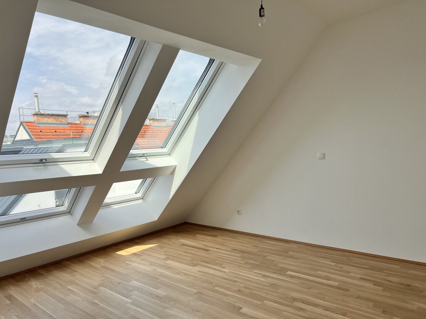Erstbezug! Schöne Dachgeschosswohnung mit Terrasse – pohled 4