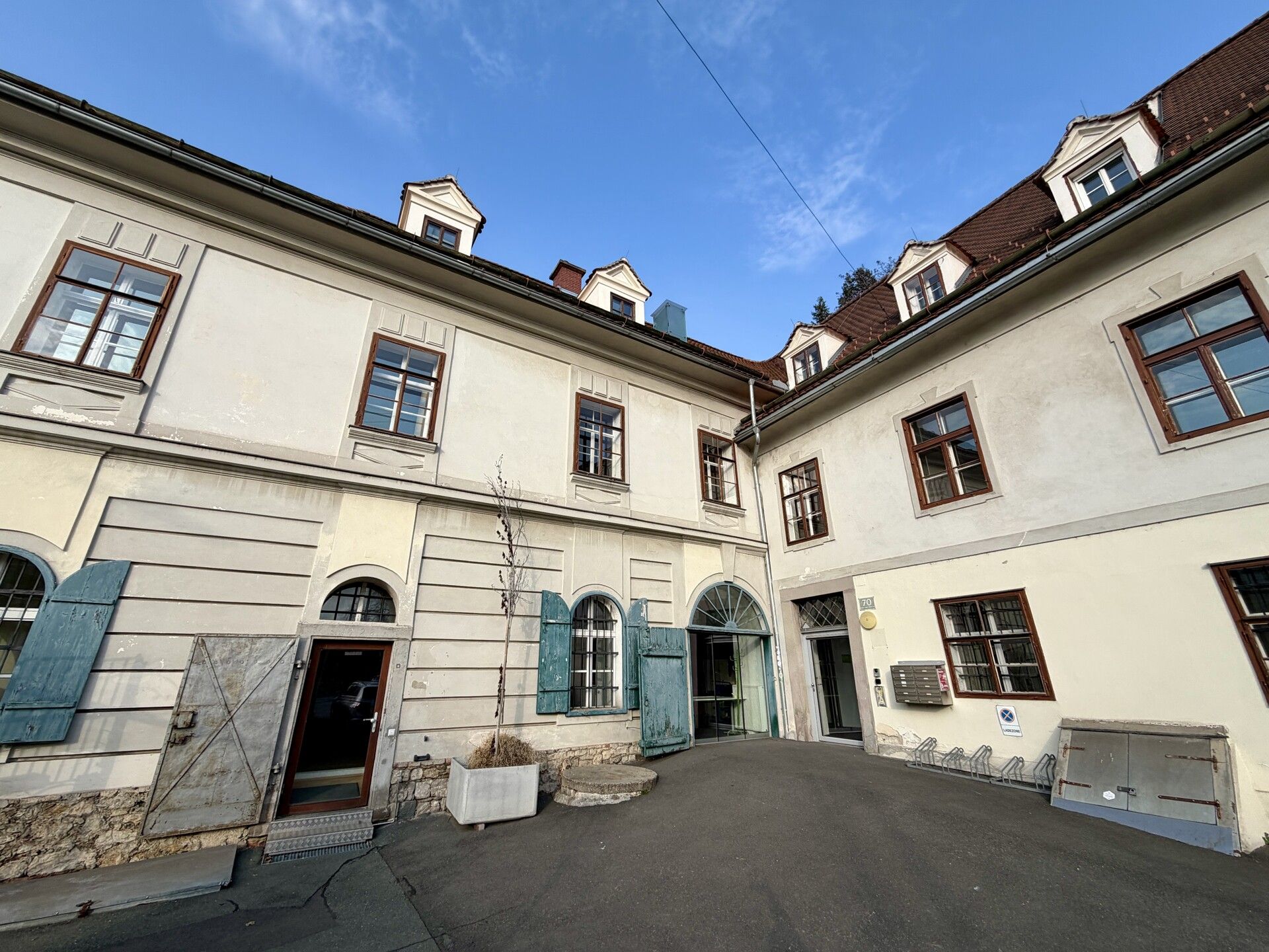 Großzügige Altbau-Bürofläche in Bestlage - zu mieten - Ansicht 2