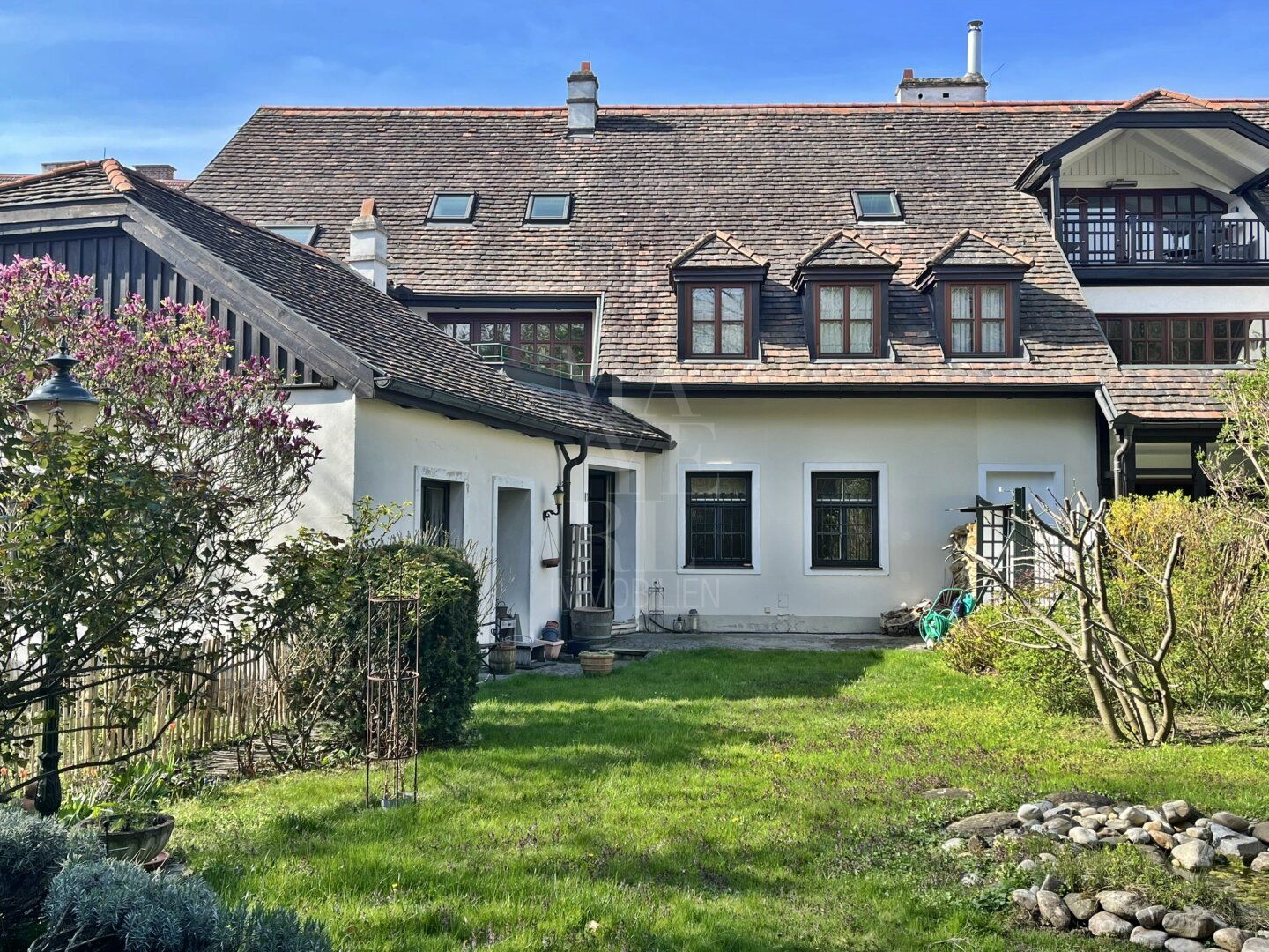 Gartenwohnung(en) in ehem. Fuhrwerker-/Winzerhaus **Hauscharakter**