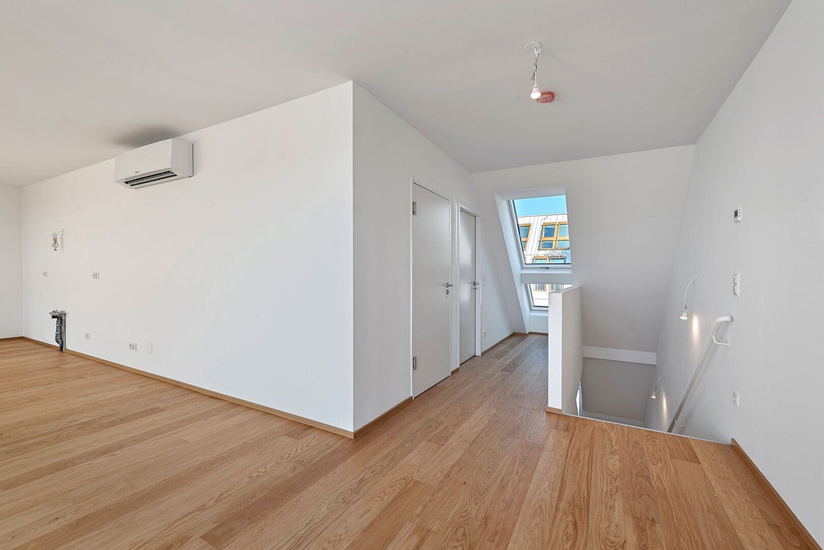 THE TEMPTATION - DG-Maisonette mit Terrasse & Balkon | 22 m² Freifläche, 3 Zimmer - Ansicht 3