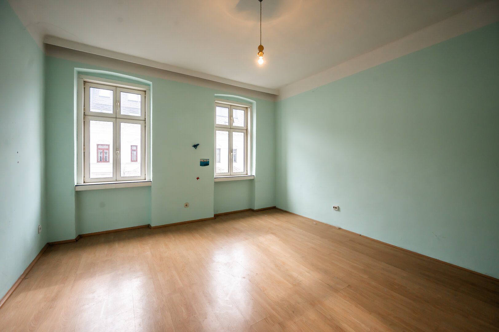 ++NEU++ Sanierungsbedürftige 4-Zimmer Altbau-Wohnungen mit BALKON!!