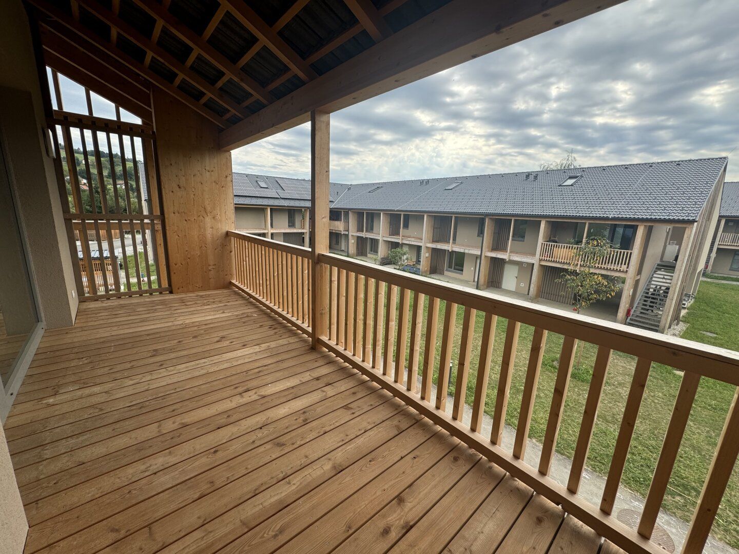 Mietkauf - Großzügige 2-Zimmer-Wohnung mit überdachter Terrasse