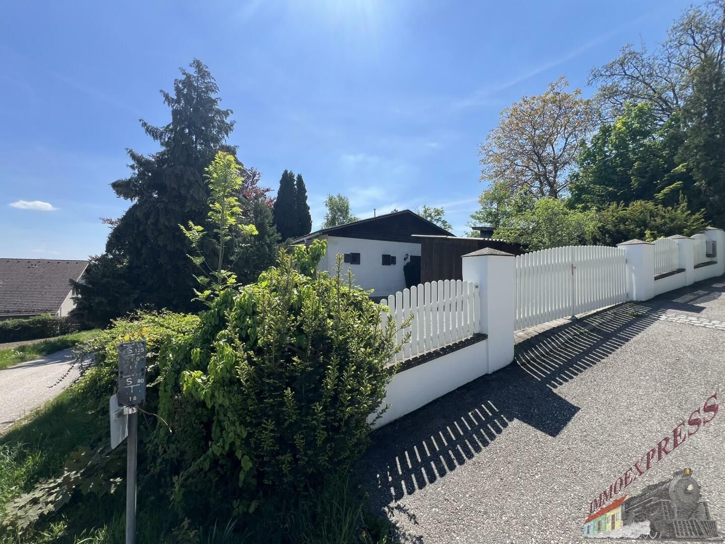 1010 m² Eigengrund auf Eckgrundstück! Ruhelage mit Traum- Aussicht!